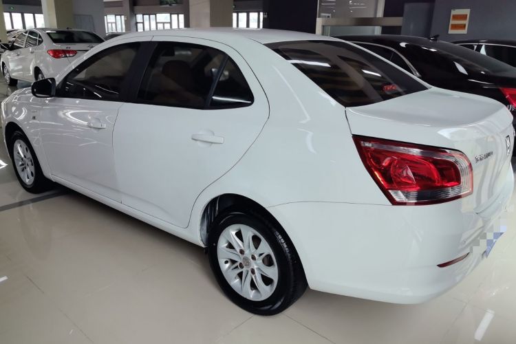 Used Baojun 630 2013 1.5L manual Comfort trim Exterior 4