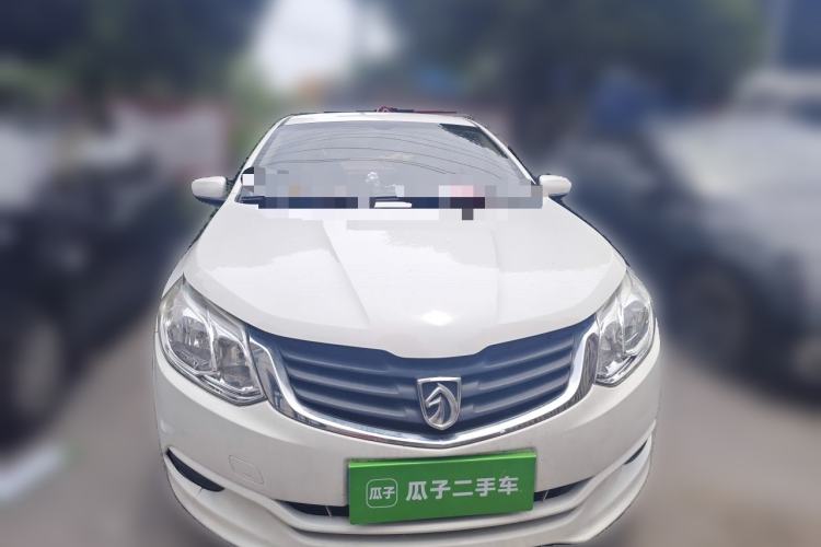 Used Baojun 630 2013 1.5L manual standard version Front