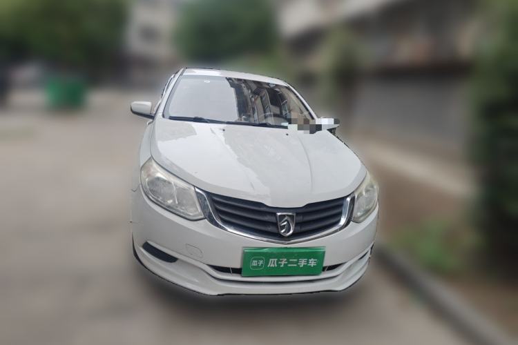 Used Baojun 630 2013 1.5L manual standard version Front