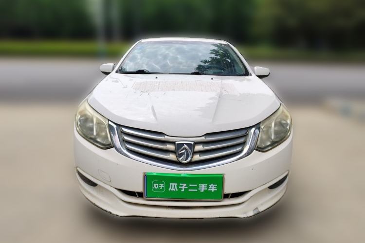 Used Baojun 630 2013 1.5L manual standard version Front