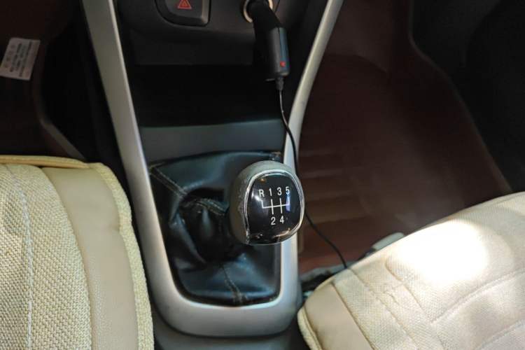 Used Baojun 630 2013 1.5L manual standard version Gear Lever