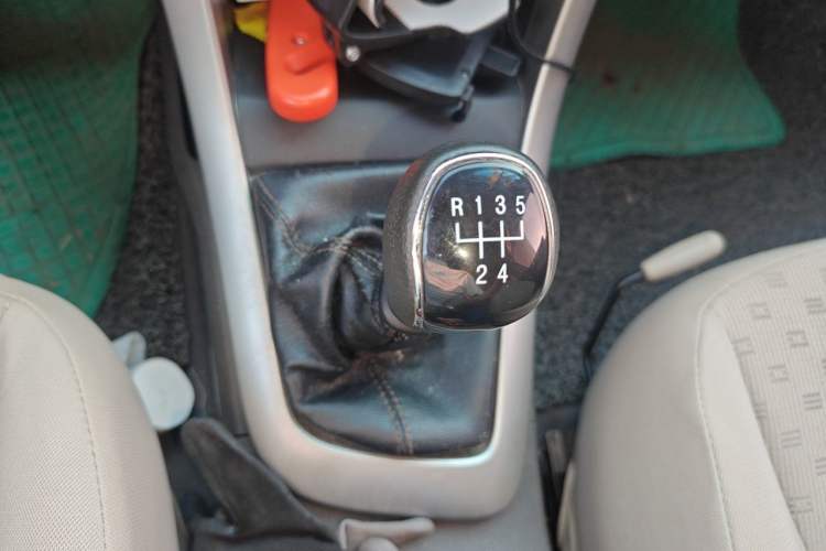 Used Baojun 630 2013 1.5L manual standard version Gear Lever