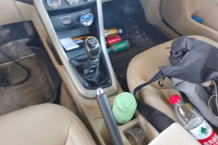 Used Baojun 630 2013 1.5L manual Comfort trim Gear Lever