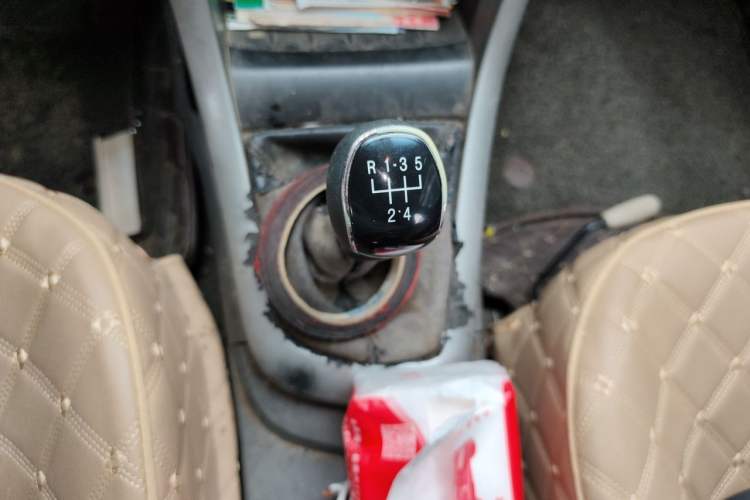 Used Baojun 630 2013 1.5L manual standard version Gear Lever