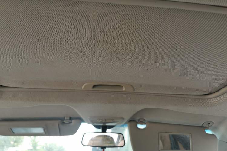 Used Baojun 630 2013 1.5L manual Elite version Headliner