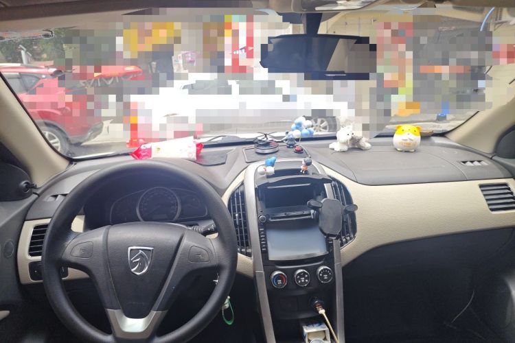 Used Baojun 630 2013 1.5L manual standard version Headliner