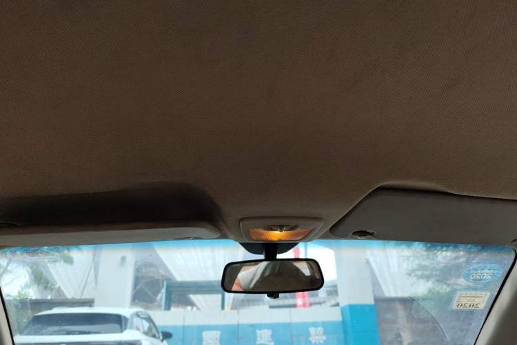 Used Baojun 630 2013 1.5L manual standard version Headliner