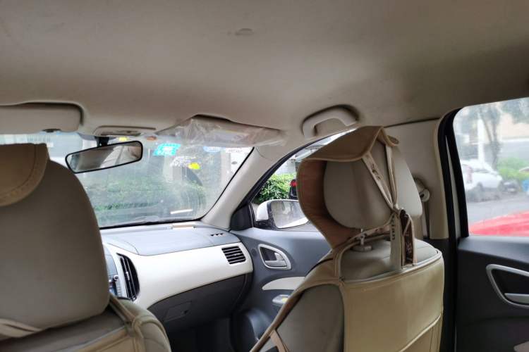 Used Baojun 630 2013 1.5L manual Entry-level trim Headliner