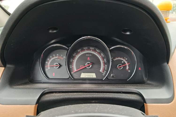 Used Baojun 630 2013 1.5L manual Comfort trim Instrument Cluster