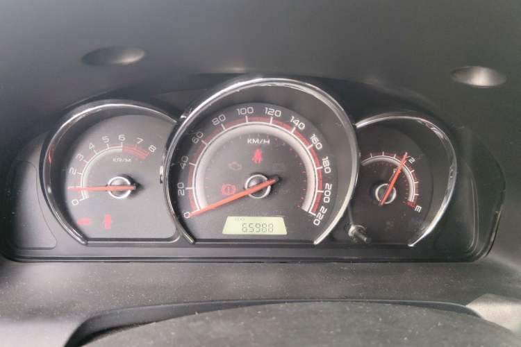 Used Baojun 630 2013 1.8L manual Comfort trim level Instrument Cluster