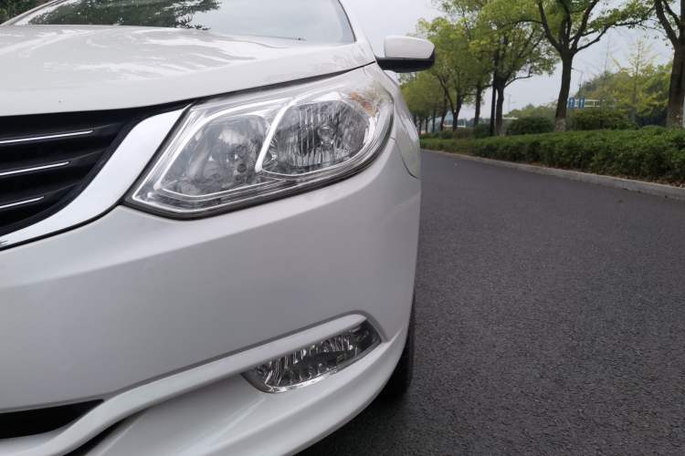 Used Baojun 630 2013 1.5L manual Comfort trim Left Front Headlight