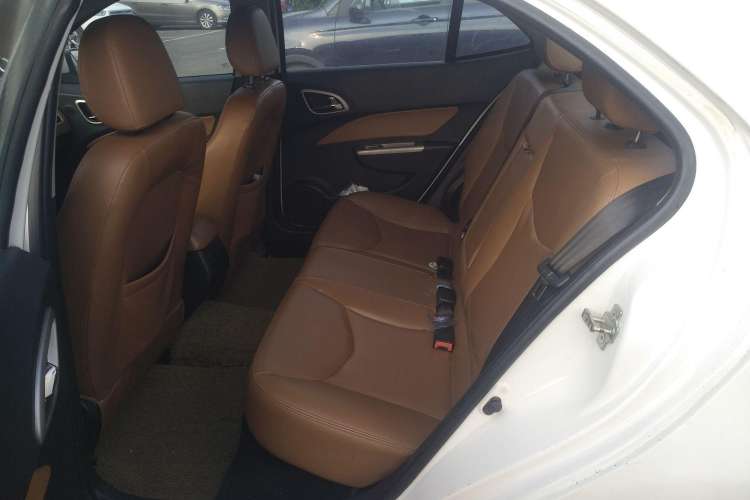 Used Baojun 630 2013 1.5L automatic Elite version Left Rear Seat