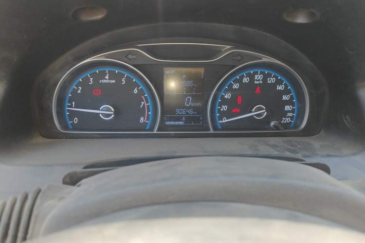 Used Baojun 630 2013 1.5L manual Comfort trim Odometer Close Up