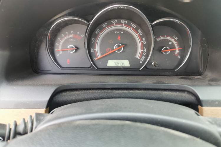 Used Baojun 630 2013 1.5L manual Elite version Odometer Close Up