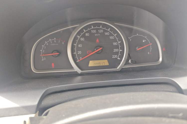 Used Baojun 630 2013 1.5L manual standard version Odometer Close Up