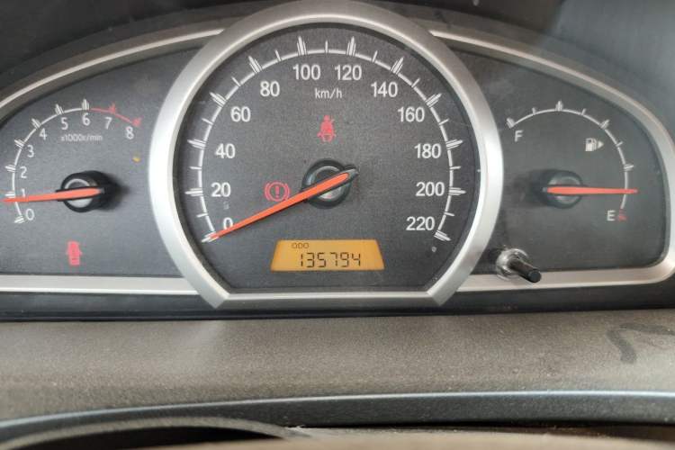 Used Baojun 630 2013 1.5L manual standard version Odometer Close Up