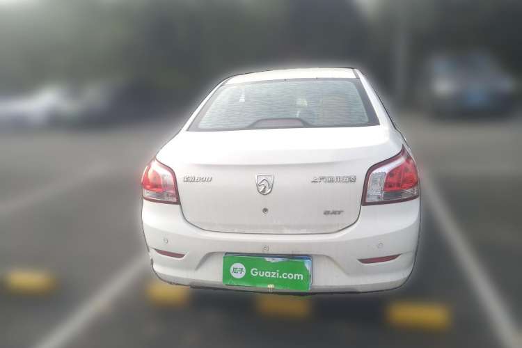 Used Baojun 630 2013 1.5L automatic Elite version Rear