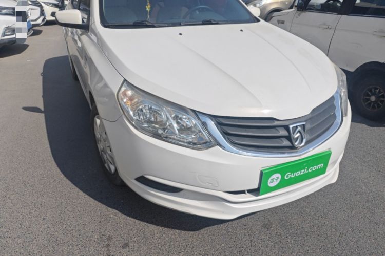 Used Baojun 630 2013 1.5L manual standard version Right Front Headlight