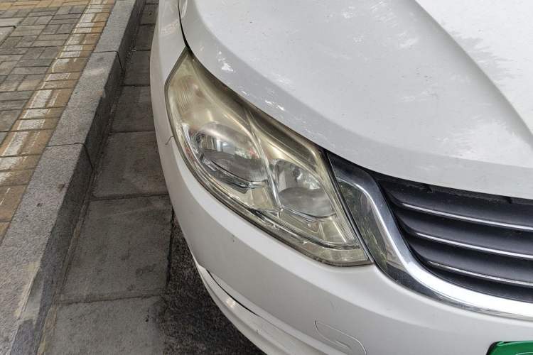 Used Baojun 630 2013 1.8L manual Comfort trim level Right Front Headlight