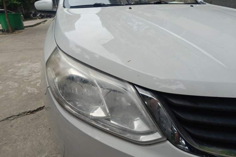 Used Baojun 630 2013 1.5L manual standard version Right Front Headlight