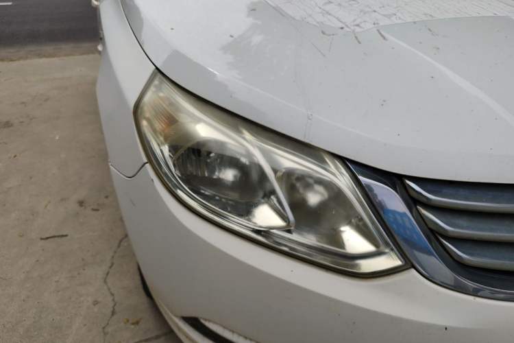 Used Baojun 630 2013 1.5L manual standard version Right Front Headlight