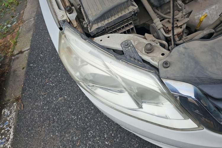 Used Baojun 630 2013 1.5L manual Entry-level trim Right Front Headlight