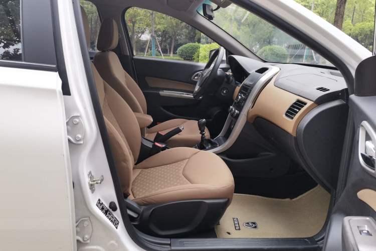 Used Baojun 630 2013 1.5L manual Comfort trim Right Front Seat