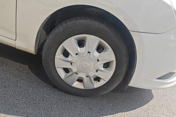 Used Baojun 630 2013 1.5L manual standard version Right Front Wheel Hub