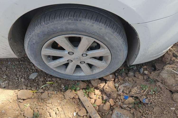 Used Baojun 630 2013 1.5L manual Comfort trim Right Front Wheel Hub