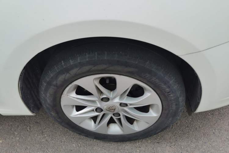 Used Baojun 630 2013 1.5L manual Elite version Right Front Wheel Hub