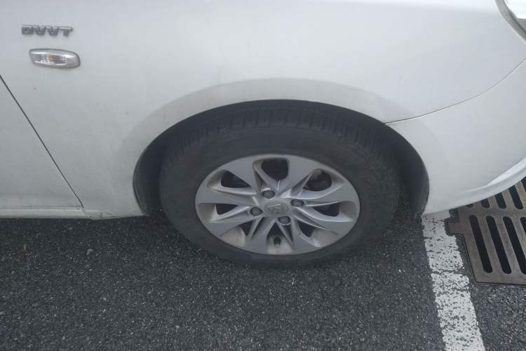 Used Baojun 630 2013 1.5L automatic Elite version Right Front Wheel Hub