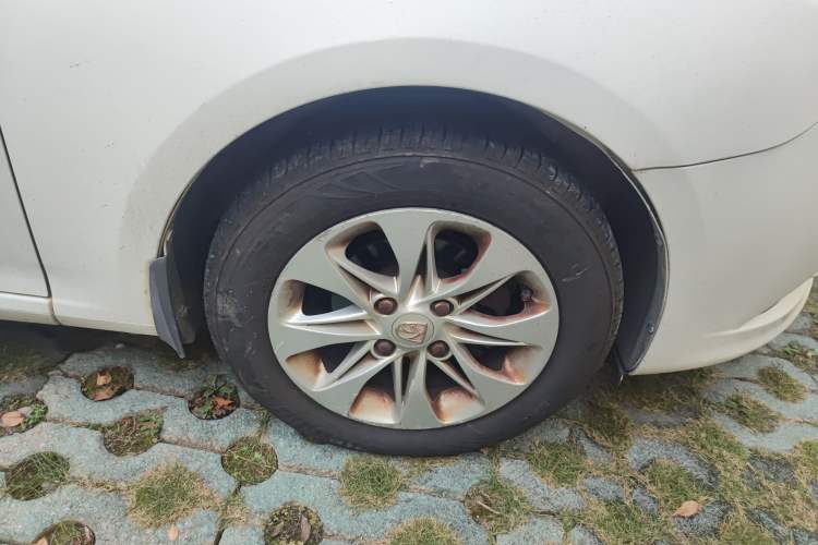 Used Baojun 630 2013 1.5L manual Comfort trim Right Front Wheel Hub