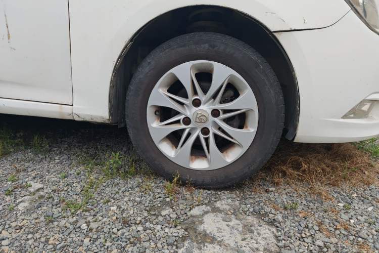 Used Baojun 630 2013 1.5L manual Comfort trim Right Front Wheel Hub