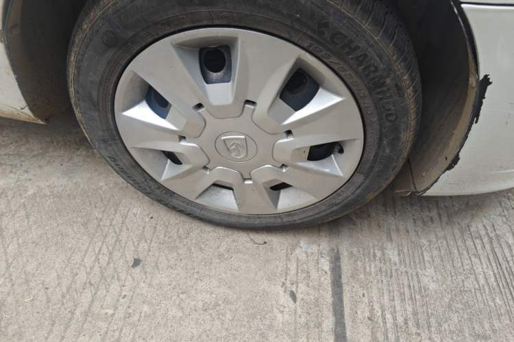 Used Baojun 630 2013 1.5L manual standard version Right Front Wheel Hub
