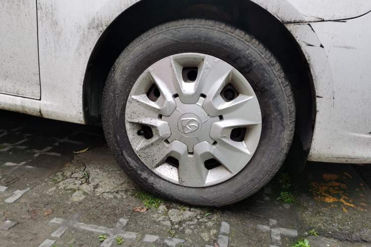 Used Baojun 630 2013 1.5L manual Entry-level trim Right Front Wheel Hub