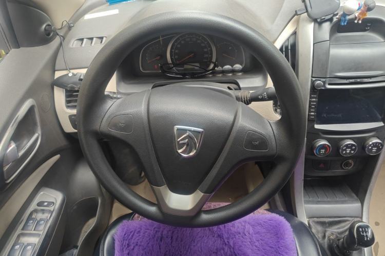 Used Baojun 630 2013 1.5L manual standard version Steering Wheel