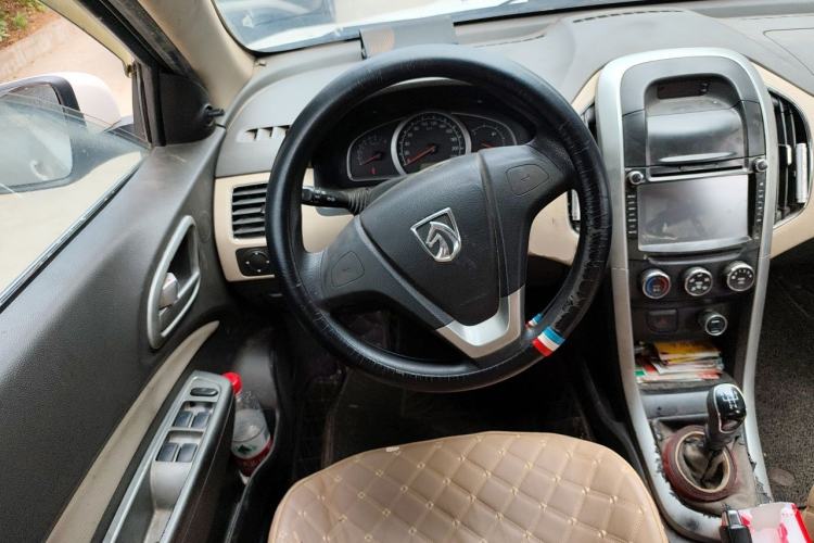 Used Baojun 630 2013 1.5L manual standard version Steering Wheel