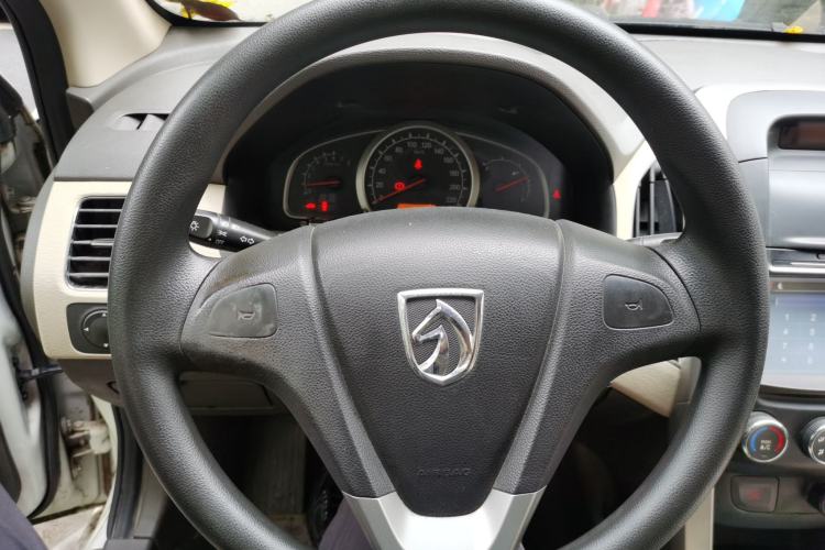 Used Baojun 630 2013 1.5L manual Entry-level trim Steering Wheel