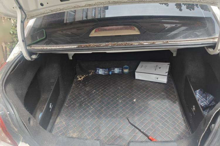 Used Baojun 630 2013 1.5L manual standard version Trunk