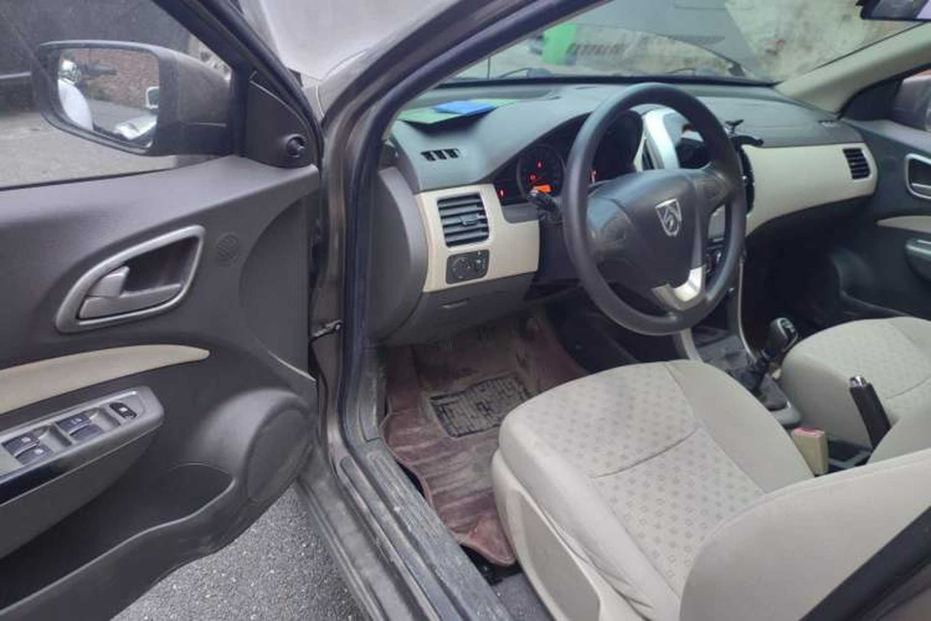 Used Baojun 630 2013 1.5L manual standard version Driver Seat