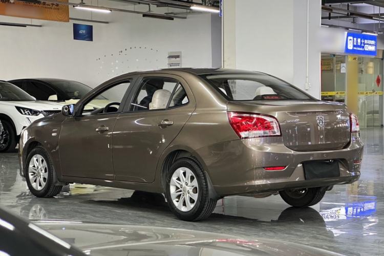 Used Baojun 630 2013 1.5L manual Comfort trim Exterior 4