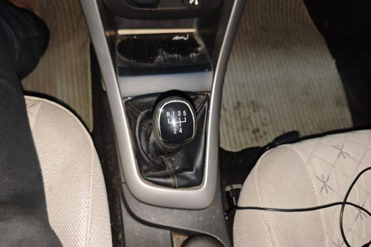 Used Baojun 630 2013 1.5L manual Comfort trim Gear Lever