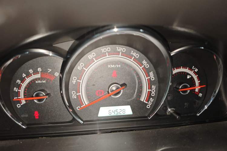 Used Baojun 630 2013 1.5L manual Comfort trim Instrument Cluster