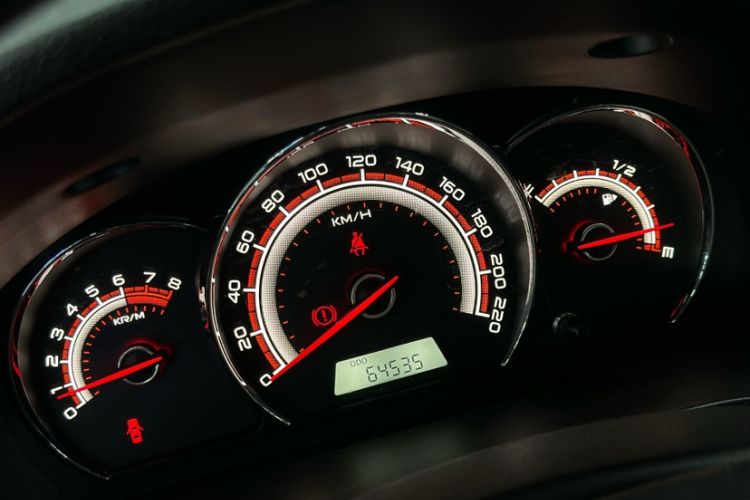 Used Baojun 630 2013 1.5L manual Comfort trim Odometer Close Up