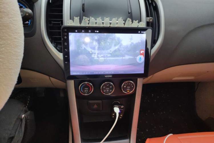 Used Baojun 630 2014 1.5L manual Comfort trim level Audio And AC Panel