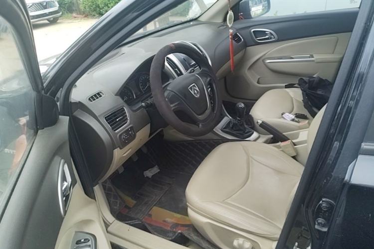 Used Baojun 630 2014 1.5L manual Comfort trim level Driver Seat