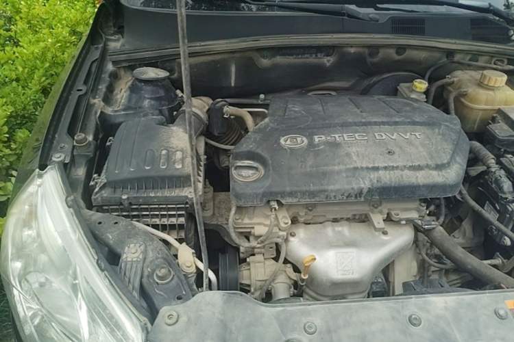 Used Baojun 630 2014 1.5L manual Comfort trim level Engine Bay Right