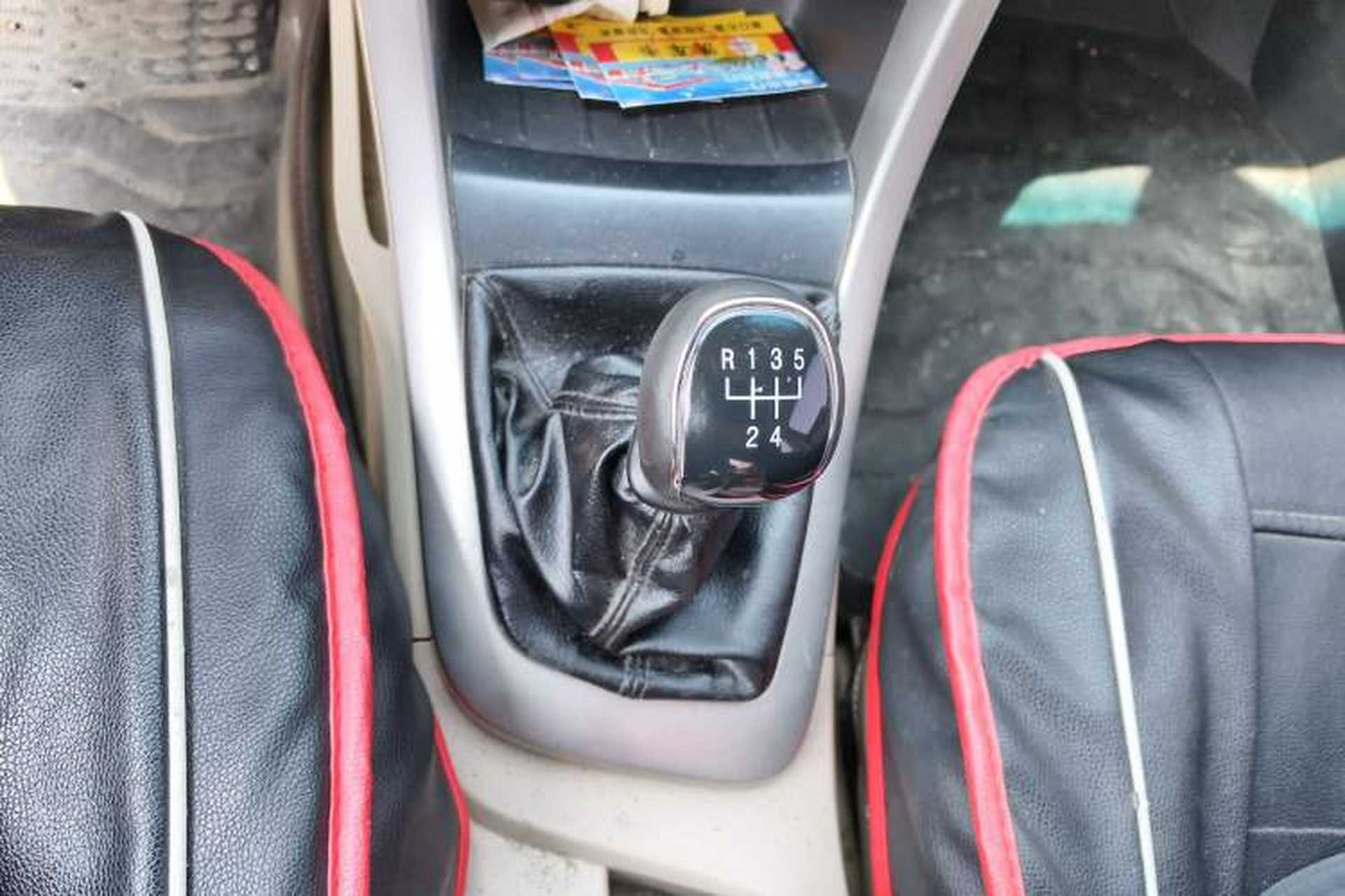 Used Baojun 630 2014 1.5L manual standard version Gear Lever