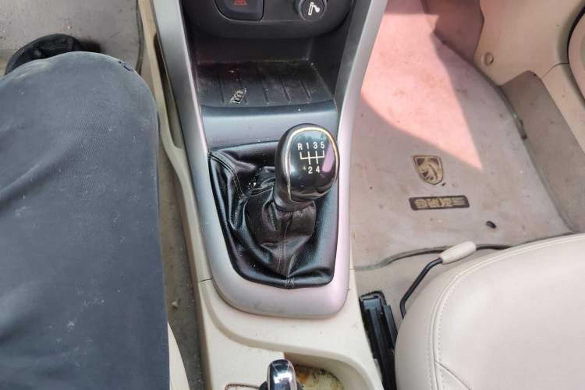 Used Baojun 630 2014 1.5L manual Comfort trim level Gear Lever