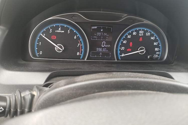 Used Baojun 630 2014 1.5L manual Comfort trim level Odometer Close Up
